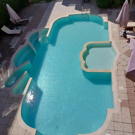 דירה 2-bedroom Pool View Sunny