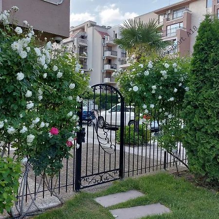 2-bedroom Pool View Sunny Слънчев бряг