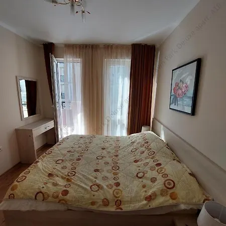 2-bedroom Pool View Sunny Апартамент