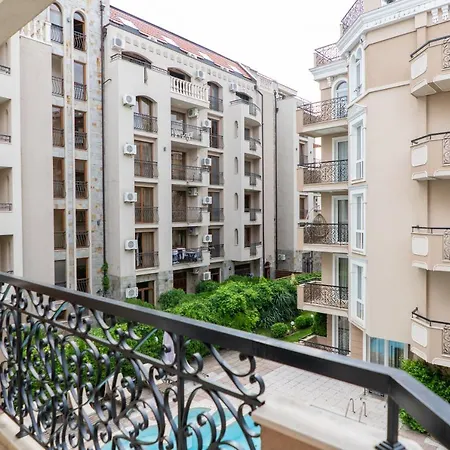 Апартамент 2-bedroom Pool View Sunny Слънчев бряг