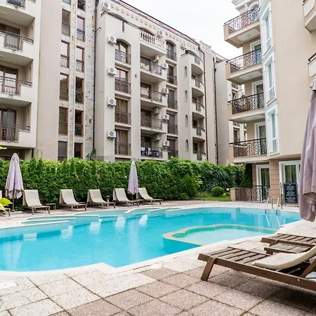 Апартамент 2-bedroom Pool View Sunny Слънчев бряг